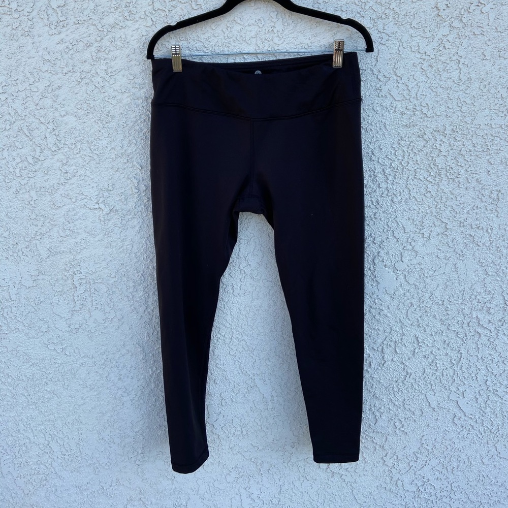90 Degree by Reflex Black Capri Leggings
